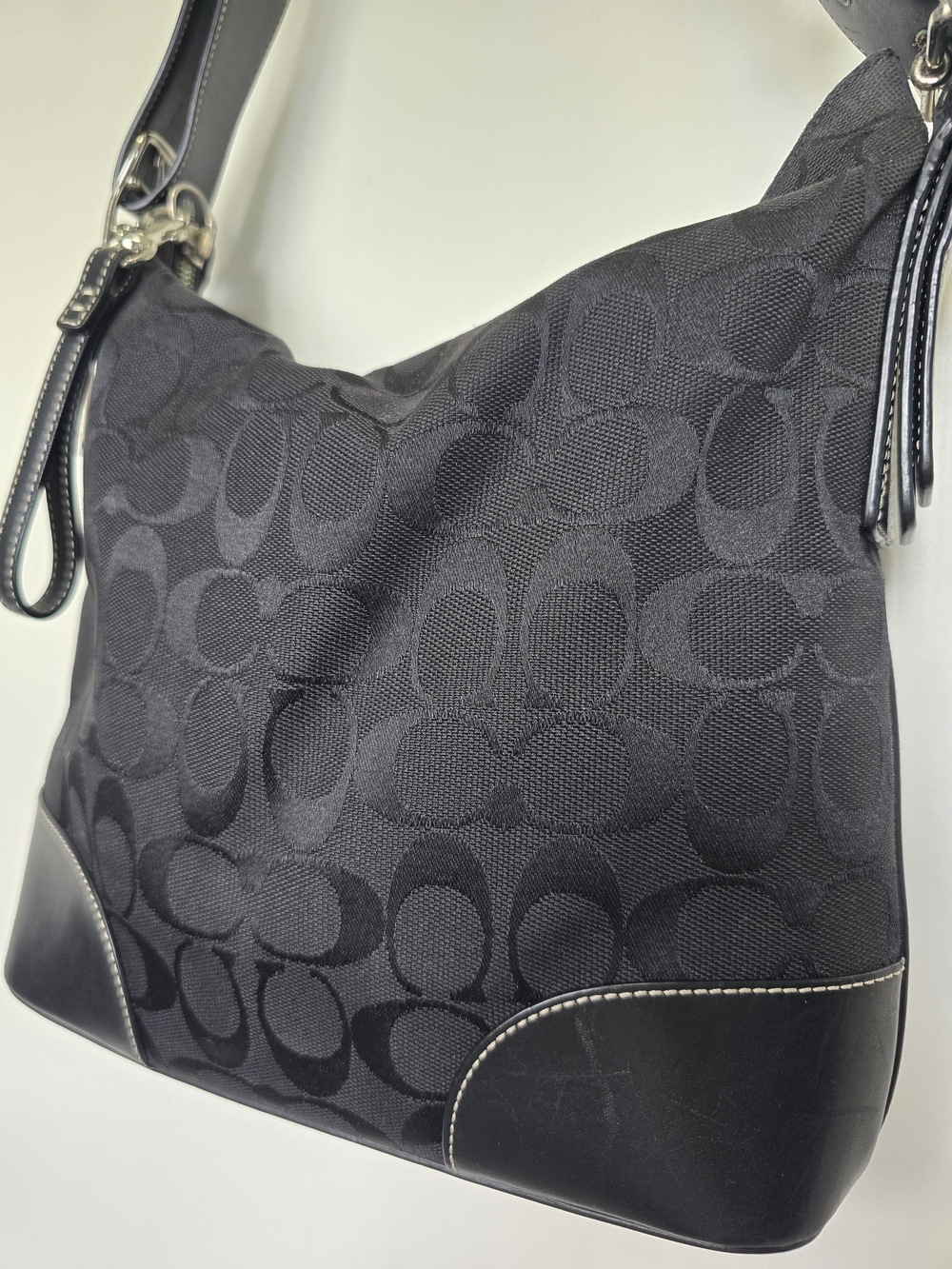Vintage Coach Hamptons Signature Medium Hobo (Style 6047)